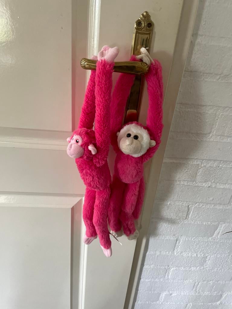 Leuke roze apen knuffels - set van 2, Kinderen en Baby's, Speelgoed | Knuffels en Pluche, Ophalen of Verzenden, Zo goed als nieuw