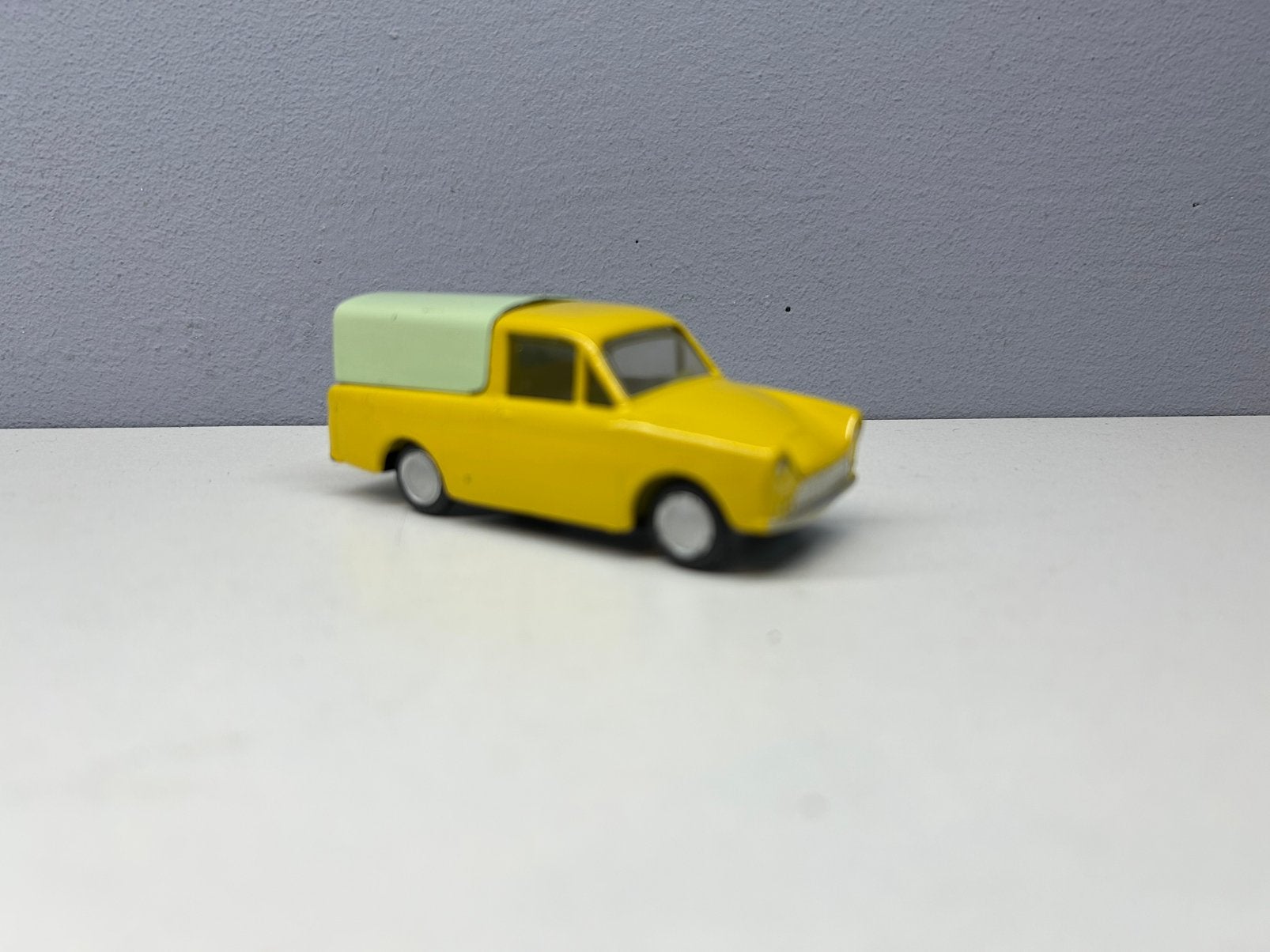 Lion toys car Daf 750 Pick-Up Geel met huifje €60, Ophalen of Verzenden, Zo goed als nieuw, Auto, Lion Toys