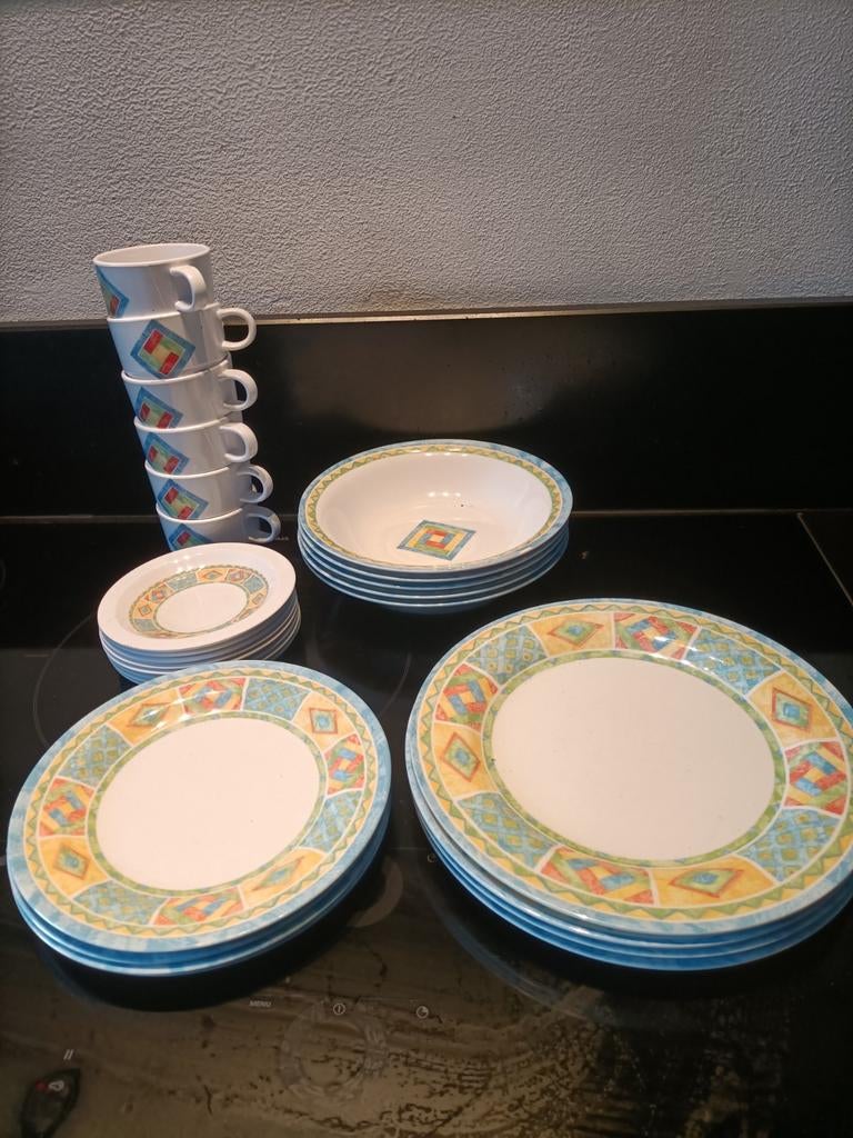 Melamine servies set - Ideaal voor camping of picknick, Huis en Inrichting, Keuken | Servies, Overige materialen, Gebruikt, Ophalen of Verzenden