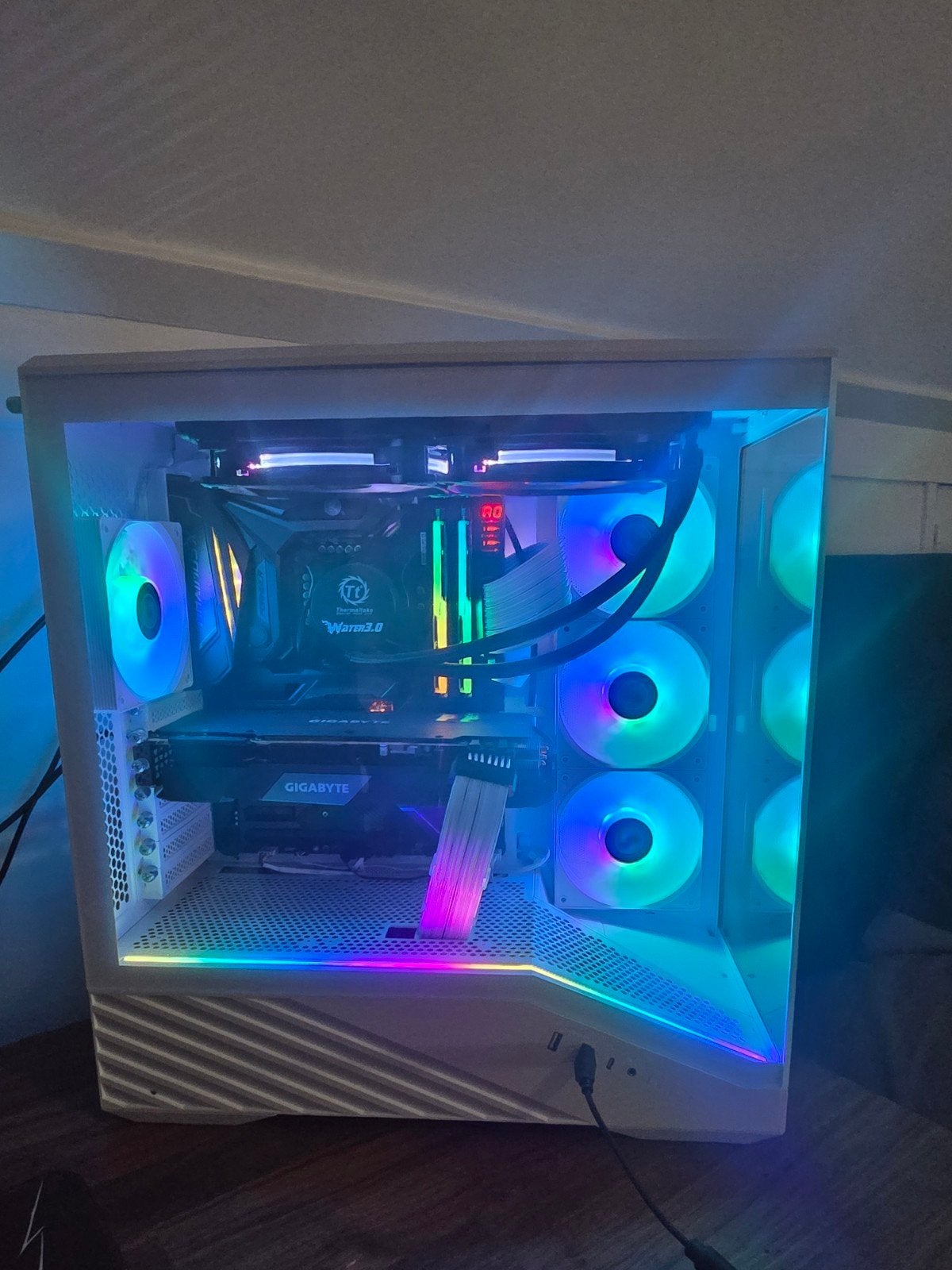 Gaming PC met RTX 2080 Super en AOC 120Hz Monitor, Computers en Software, Desktop Pc's, Lian Li (Behuizing), I7 8700k, Zo goed als nieuw