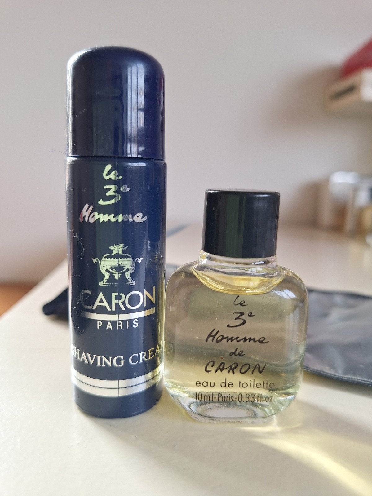 KLM Miniatuur edt & shaving cream Le 3e Homme de CARON, Ophalen of Verzenden, Zo goed als nieuw, Miniatuur, Gevuld