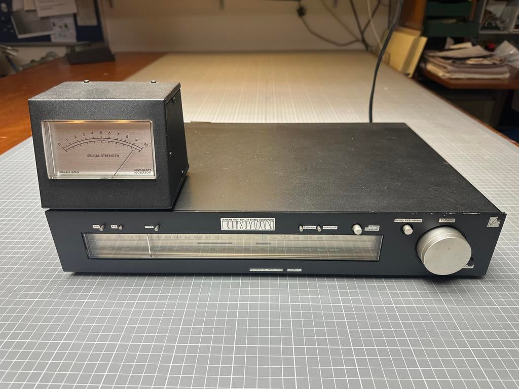 Vintage Luxman T-2 Tuner met Signal Strength Meter, Audio, Tv en Foto, Tuners, Ophalen of Verzenden, Gebruikt, Analoog