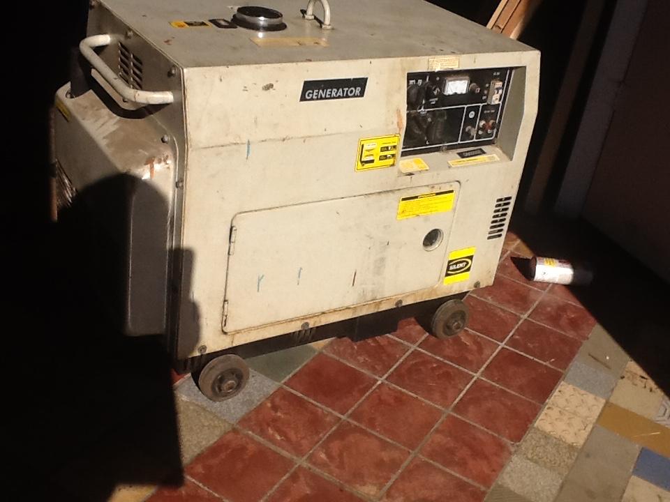 Aggregaat 5.5 kW - Weinig gebruikt, uit sleepboot, Doe-het-zelf en Verbouw, Aggregaten, Gebruikt, Elektrisch startend, Overige typen