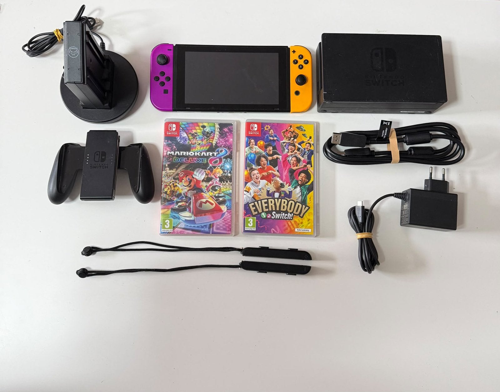 Nintendo Switch + Mario Kart 8 Deluxe & Accessoires, Racen en Vliegen, Ophalen of Verzenden, Zo goed als nieuw, 3 spelers of meer