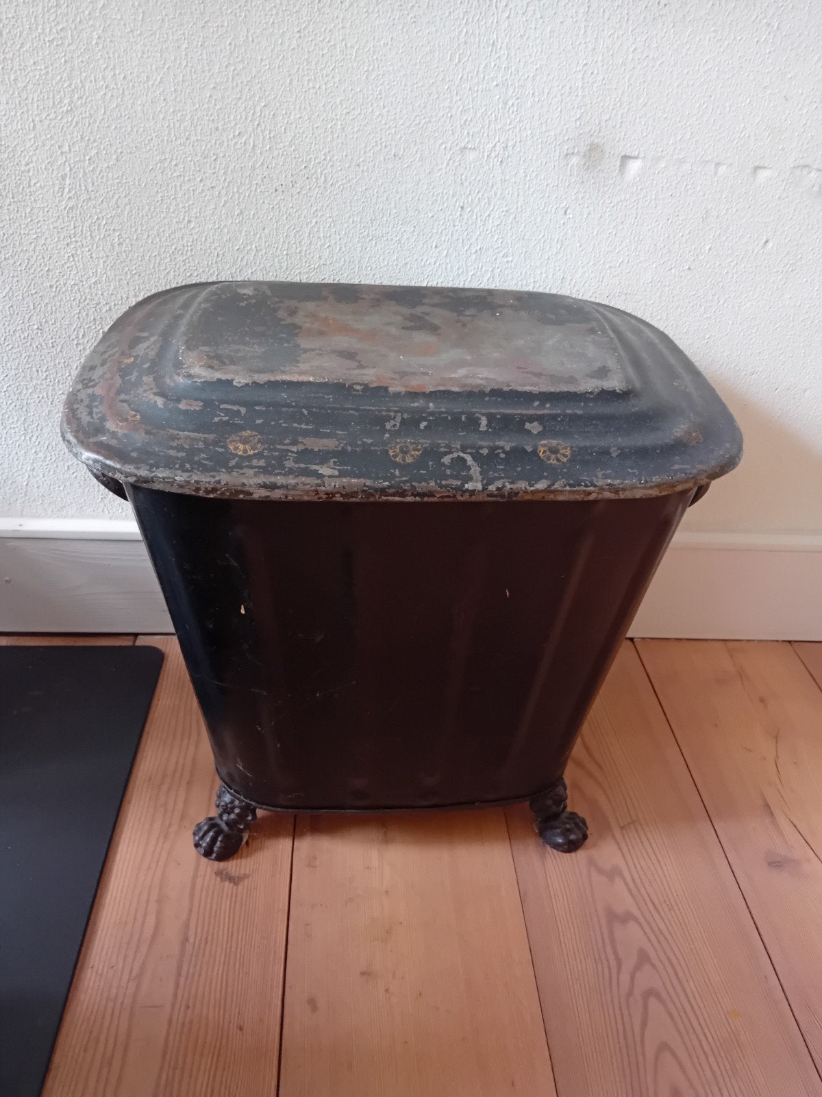 Antieke kolenkit/haardhoutbak met pootjes, Ophalen of Verzenden
