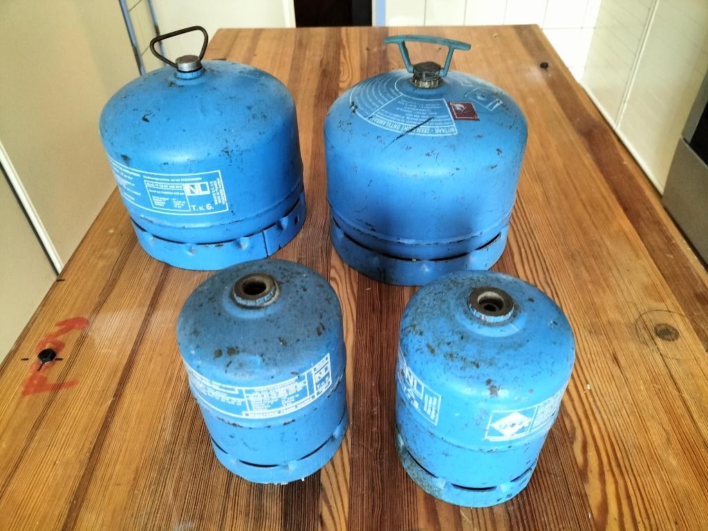 4 lege Camping gaz tankjes, Caravans en Kamperen, Kampeeraccessoires, Ophalen, Gebruikt