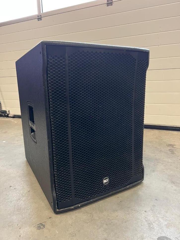 4 stuks RCF 8003AS-II actieve subwoofer incl. transporthoes, Audio, Tv en Foto, Luidsprekers, Gebruikt, Subwoofer, 120 watt of meer