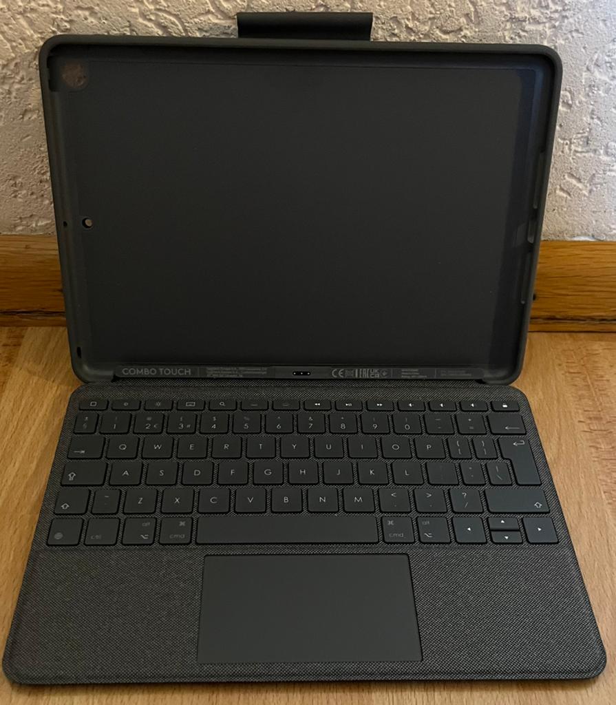 Logitech Combo Touch Keyboard Case • iPad 7e/8e/9e Gen, 10 inch, Ipad Serie 7-8-9, Nieuw, Bescherming voor- en achterkant