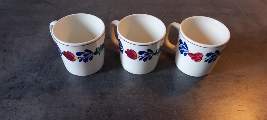 Set van 3 Boerenbont mokken, zo goed als nieuw, Ophalen