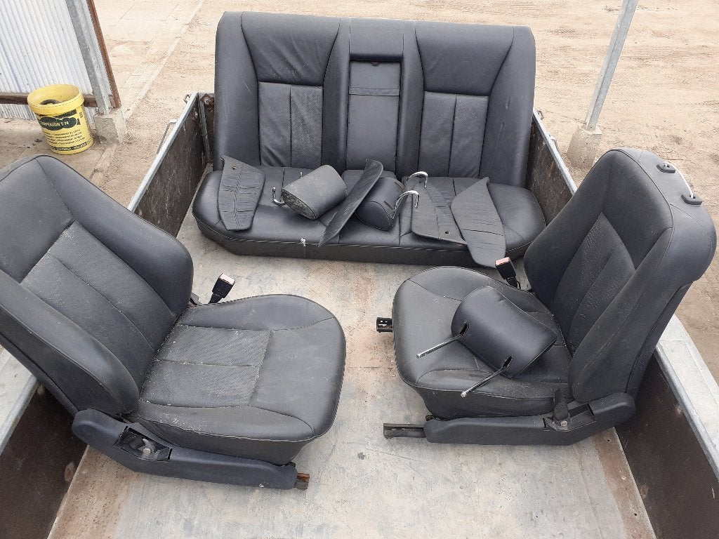 Te koop ; zwart leder stoelen en a-bank  Mercedes E klasse, Auto-onderdelen, Ophalen, Gebruikt, Mercedes-Benz