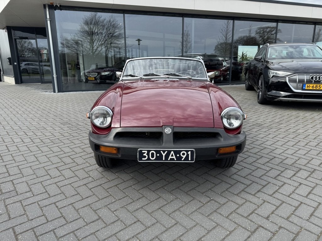 MG B 1.8 Roadster (bj 1977), foto 2