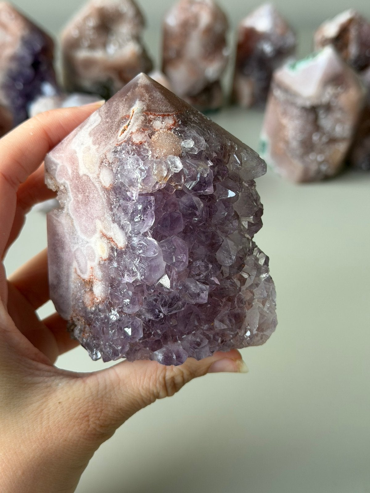 Partij roze amethist torens., Verzenden, Mineraal
