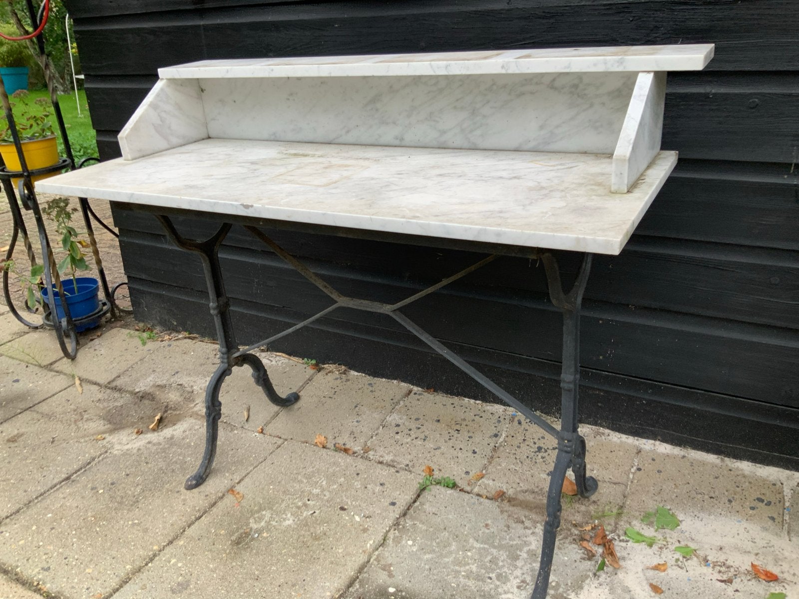 Bistro tafel met marmeren opstand, Ophalen