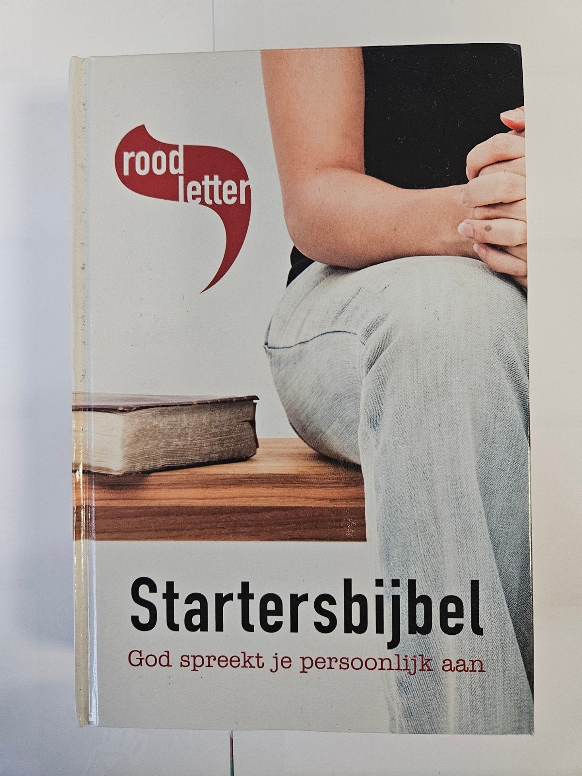 Startersbijbel - Roodletterbijbel -  God spreekt je persoonl, Boeken, Ophalen of Verzenden, Gelezen, Christendom | Katholiek