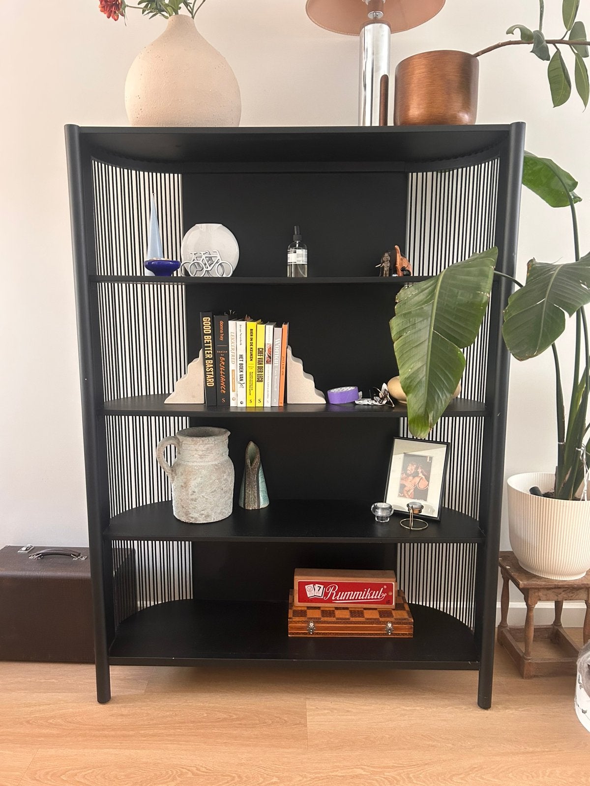 Zwarte Acacia houten boekenkast / open kast van MADE, Huis en Inrichting, Kasten | Boekenkasten, Ophalen, Met plank(en), 100 tot 150 cm