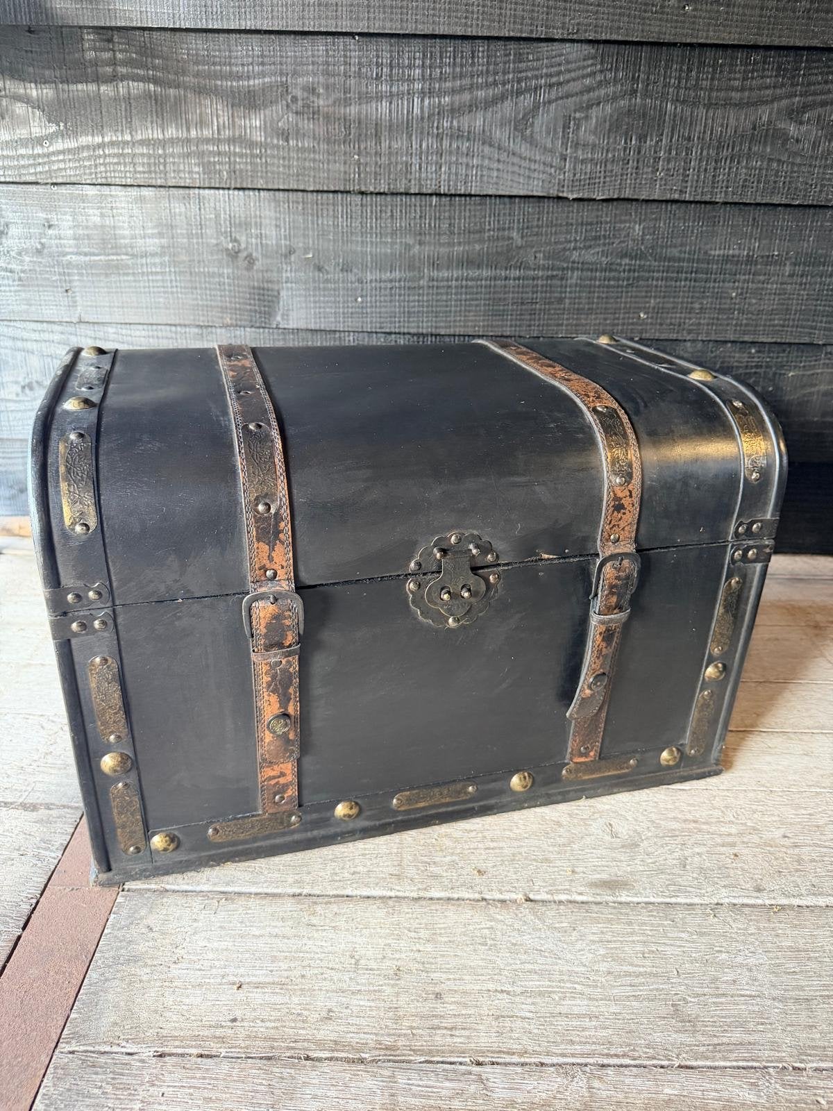 Vintage Zwarte Koffer / Kist met Leren Banden, Ophalen, Gebruikt, 50 tot 100 cm, 75 tot 100 cm