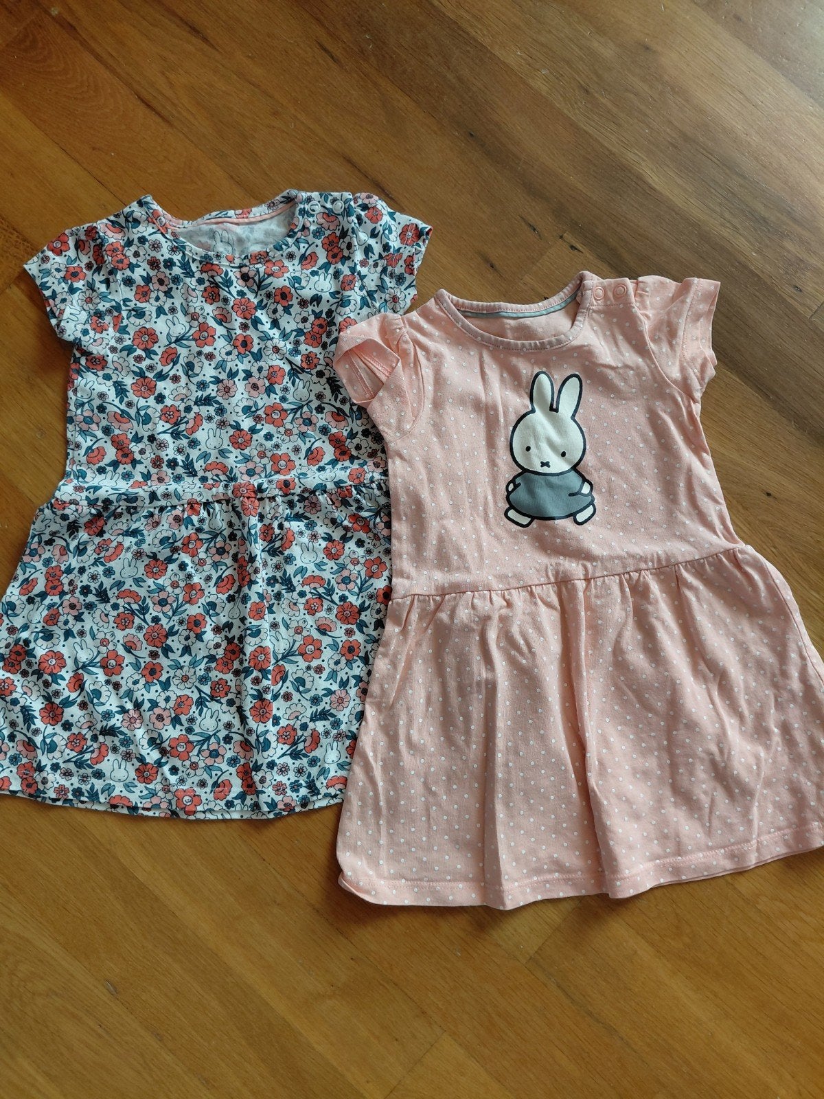 2 meisjes jurkjes nijntje mt 80, Kinderen en Baby's, Babykleding | Maat 80, C&A, Meisje, Jurkje of Rokje, Ophalen of Verzenden