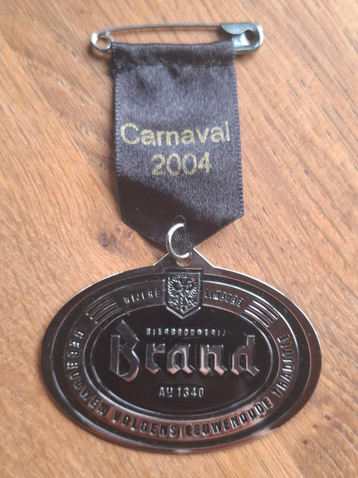 Brand Bier carnaval speld 2004, Verzamelen, Ophalen of Verzenden, Brand