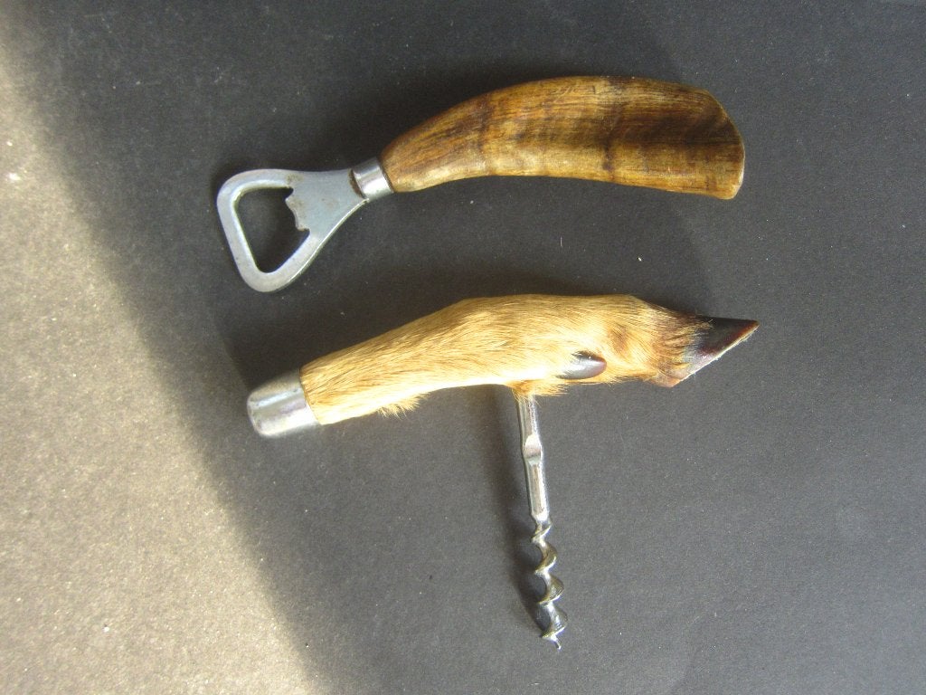 oude flessenopener kurkentrekker ree herten poot taxidermie, Overige gebieden, Overige typen, Ophalen of Verzenden, Zo goed als nieuw