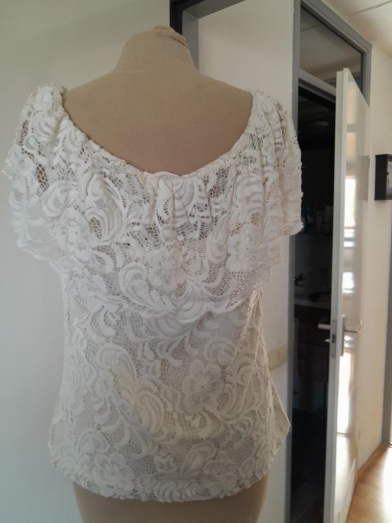 Wit kanten topje met korte mouwen, Kleding | Dames, Tops, Ophalen of Verzenden, Zo goed als nieuw, Wit, Korte mouw