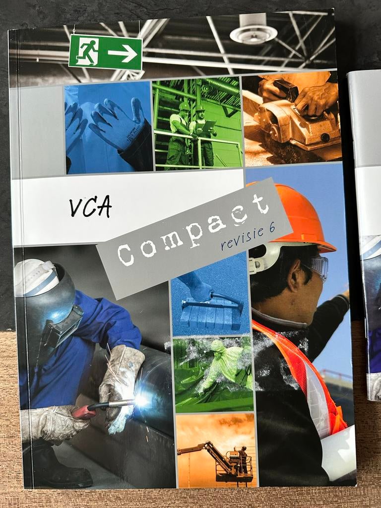 VCA Compact Revisie 6 - Voorbereiding VCA-examen, Boeken, Studieboeken en Cursussen, Ophalen of Verzenden, Gamma, Zo goed als nieuw