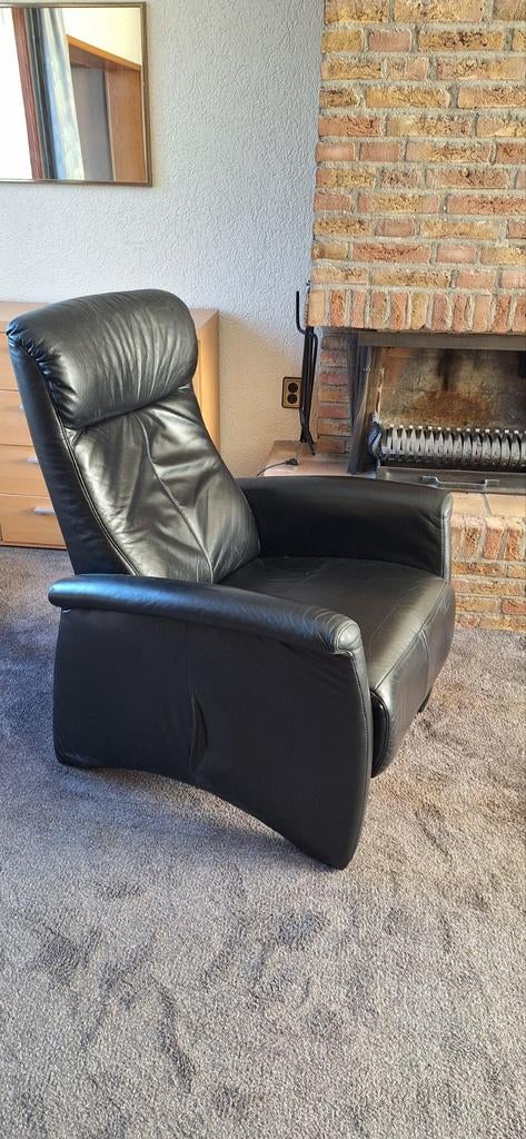 Sta op / relax stoel zwart leer. Gebruikte staat, Huis en Inrichting, Ophalen, Gebruikt, Leer, 50 tot 75 cm