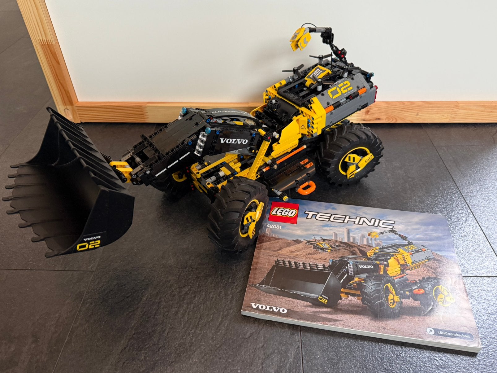 LEGO 42081 Volvo Concept wiellader ZEUX, Ophalen, Lego, Inclusief instructies, Zo goed als nieuw