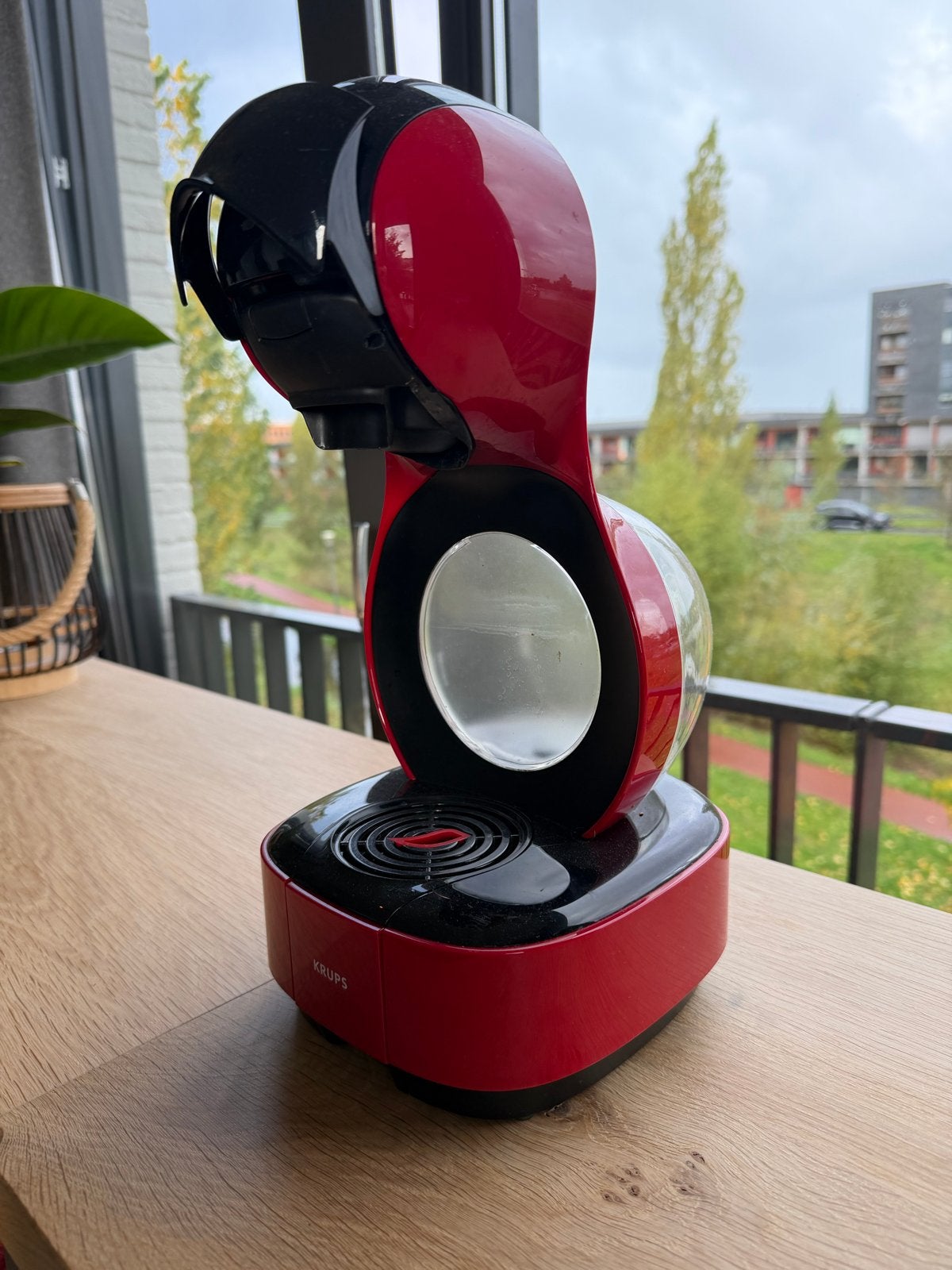 Krups KP130 Dolce Gusto koffiezetapparaat - Uitstekende staa, Ophalen of Verzenden, Zo goed als nieuw, Koffiemachine, Koffiepads en cups