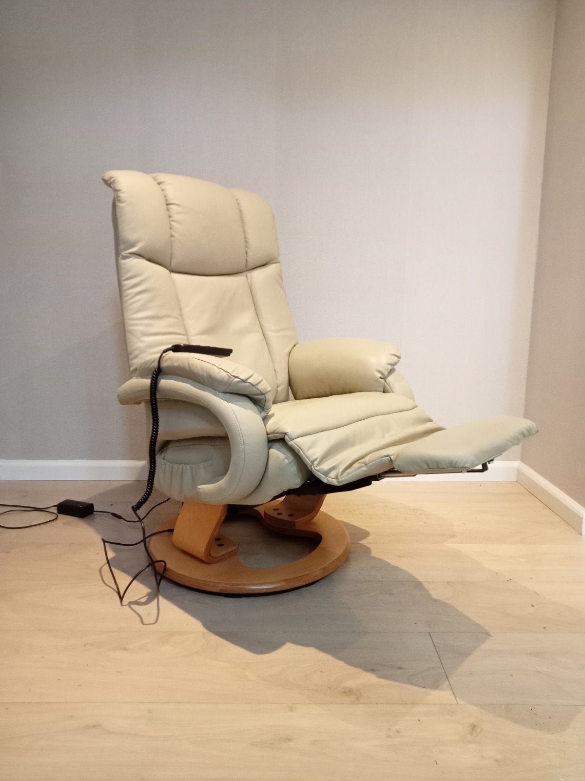 Prachtige Modoform Cassey elektrische Relax Fauteuil, Ophalen of Verzenden, Zo goed als nieuw, Leer, Modoform Cassey elektrische Relax Fauteuil
