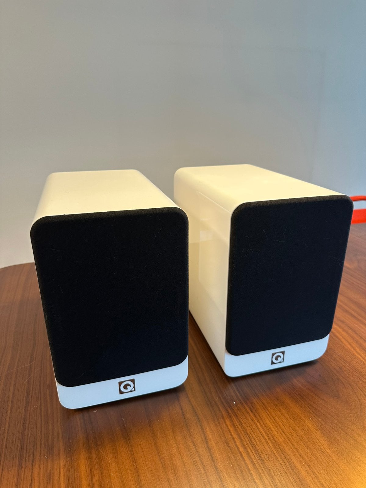 Q Acoustics 2020i Hoogglans Wit - Set van 2