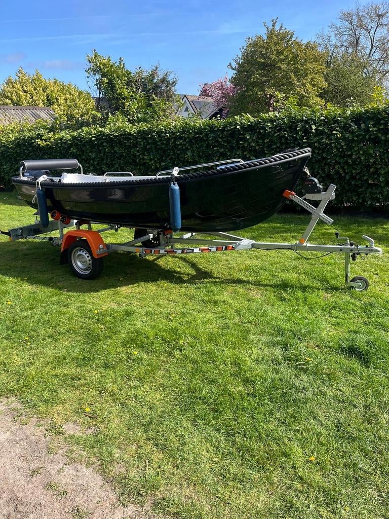 Amigo 430 sloep (2022) - Compleet, vaarklaar met trailer, Watersport en Boten, Sloepen, Tot 10 pk, Ophalen of Verzenden, Zo goed als nieuw