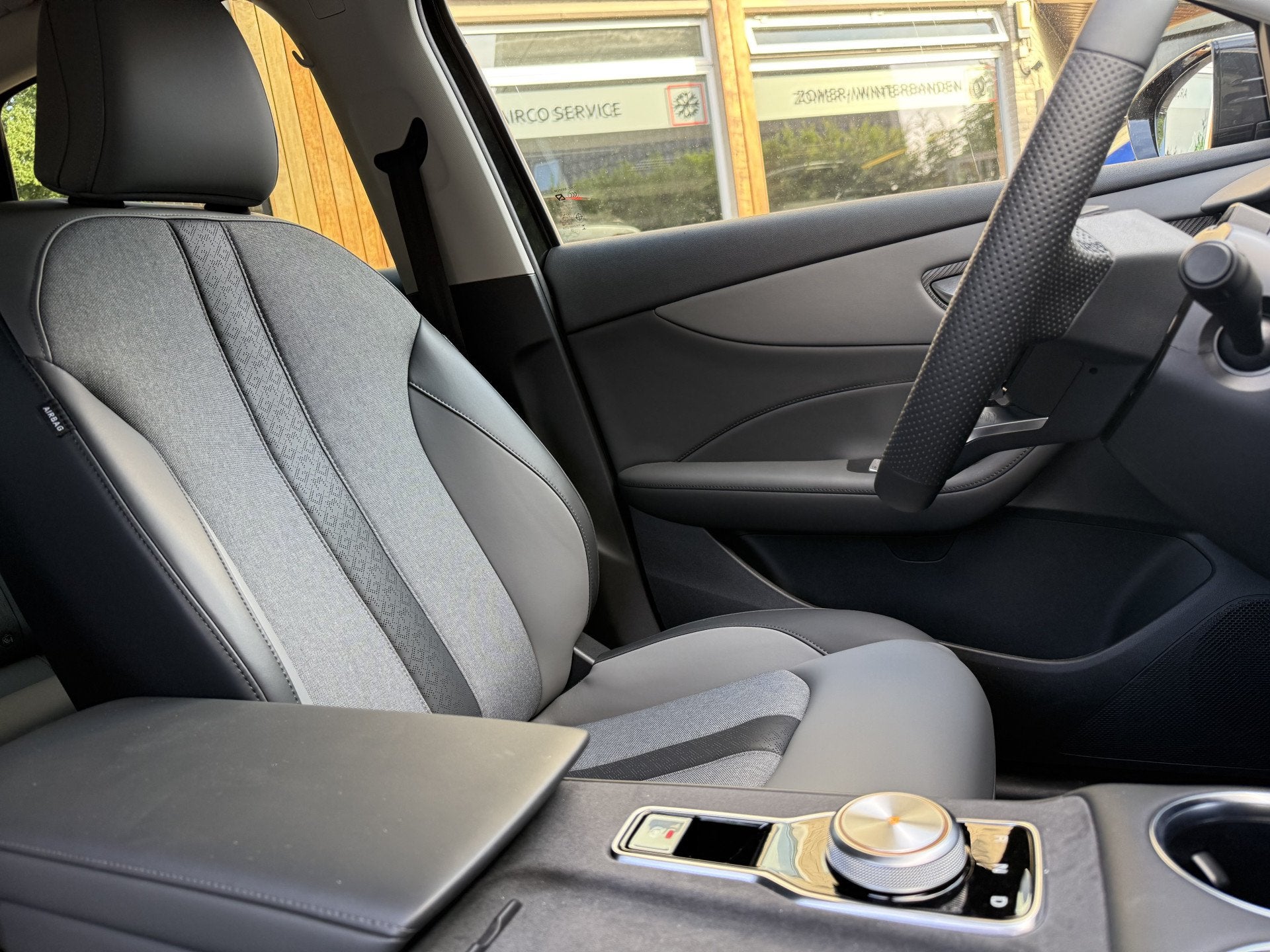MG MGS5 EV Luxury 64 kWh, Nieuw | Rijklaar prijs (bj 2026), Auto's, 12 maanden, Gebruikt, Leder en Stof, Zwart