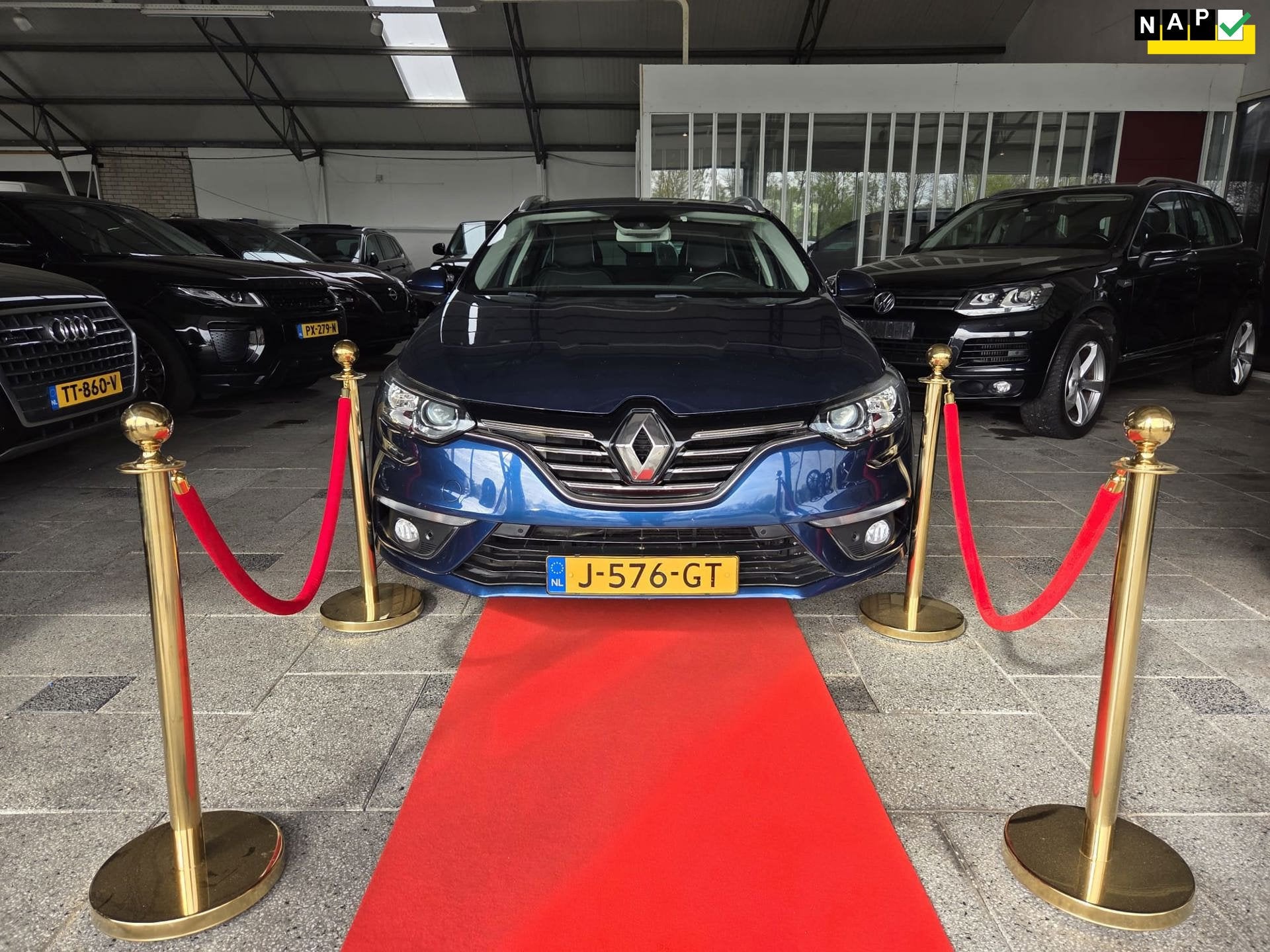 Renault Mégane Estate 1.3 TCe Bose NAVI CAMERA FULL! 2020, Auto's, Voorwielaandrijving, Gebruikt, Blauw, Origineel Nederlands