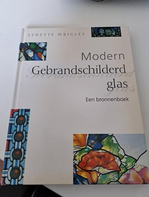 Lynette Wrigley - Modern gebrandschilderd glas, Ophalen of Verzenden, Gelezen, Overige onderwerpen