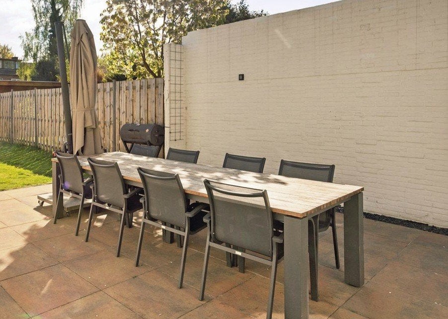 Robuuste tuintafel met 8 stoelen, 4 jaar oud, Ophalen, Gebruikt, Rechthoekig, Hout