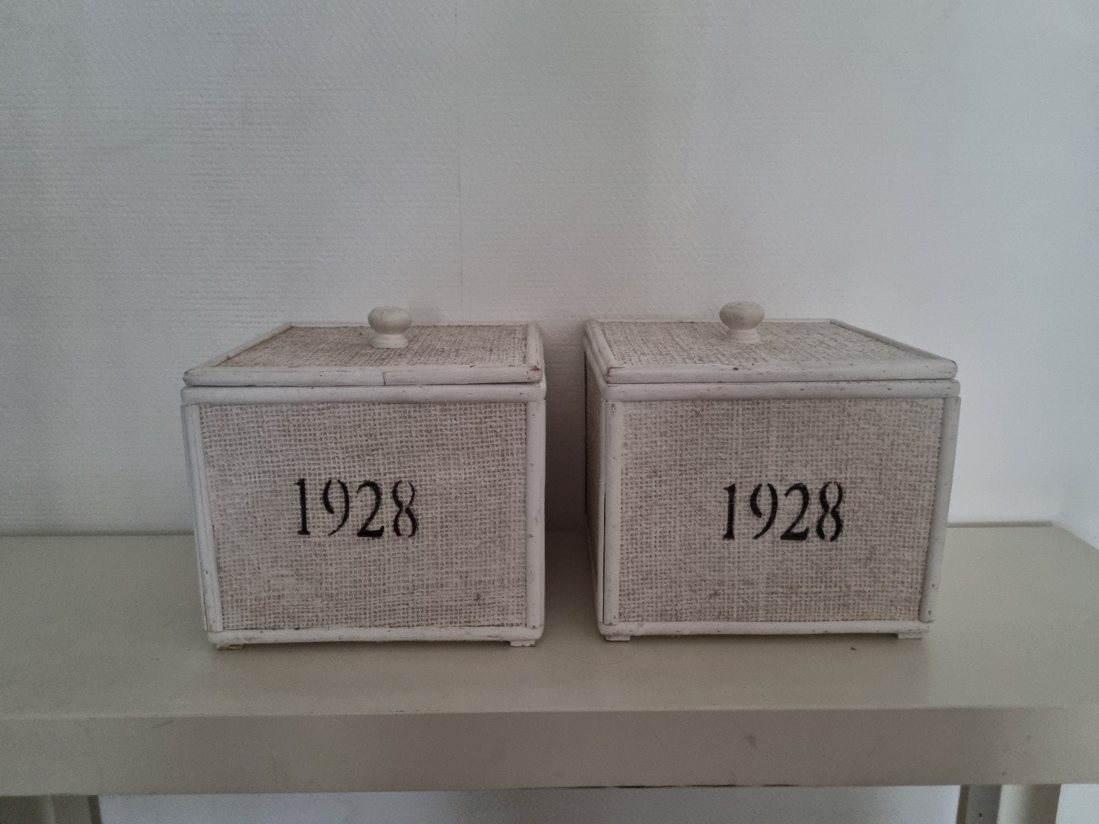 2 witte decoratieve opbergbakken, Ophalen, 50 tot 100 cm, Minder dan 50 cm
