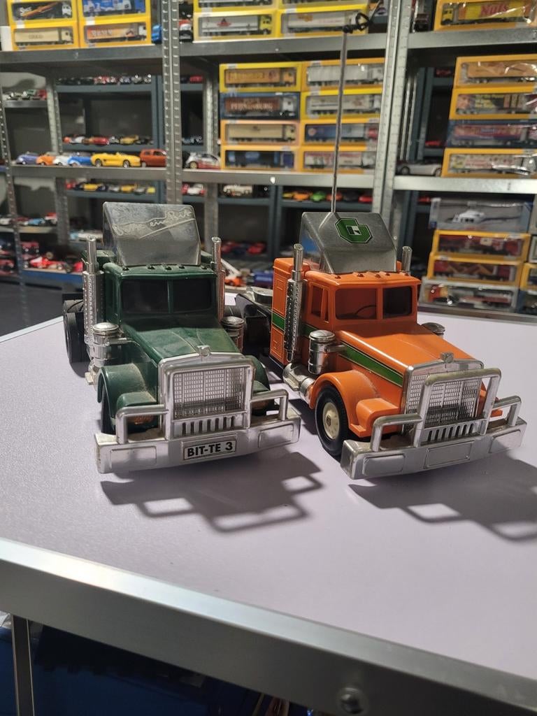 Twee kernworht racetrucks, O, O, O, Ophalen of Verzenden