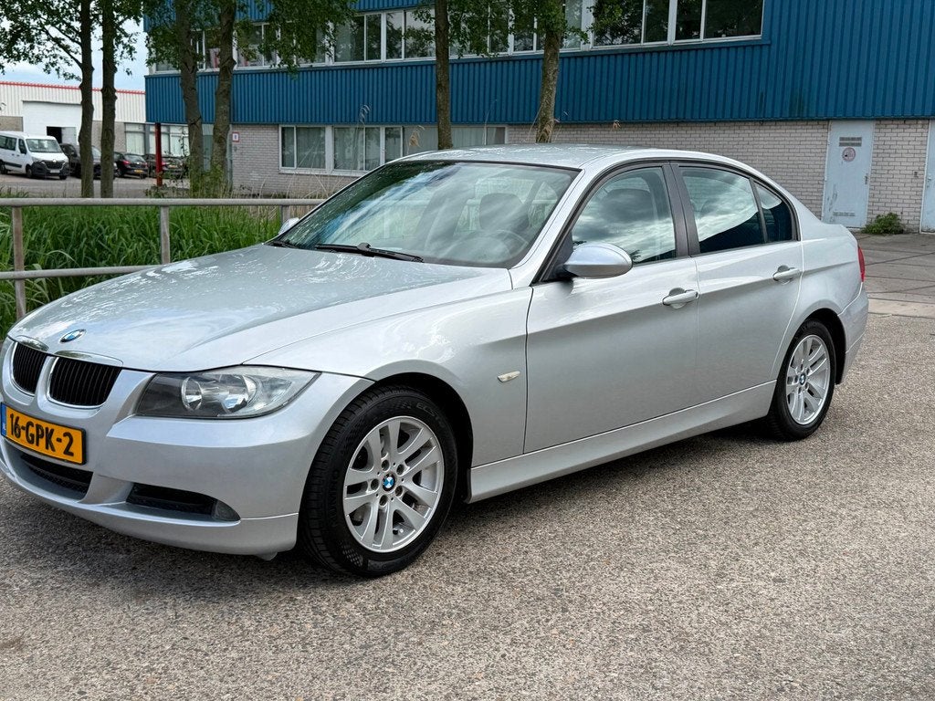 BMW 3-serie 320i Executive 2008 129.000 KM NAP! Airco! PDC!, 1345 kg, Achterwielaandrijving, 4 cilinders, Parkeersensor