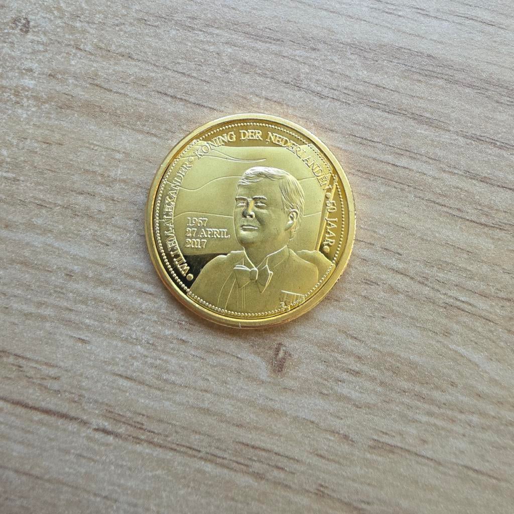 Willem Alexander herdenkingsmunt goudkleurig, Ophalen of Verzenden, Overige landen, 2 euro