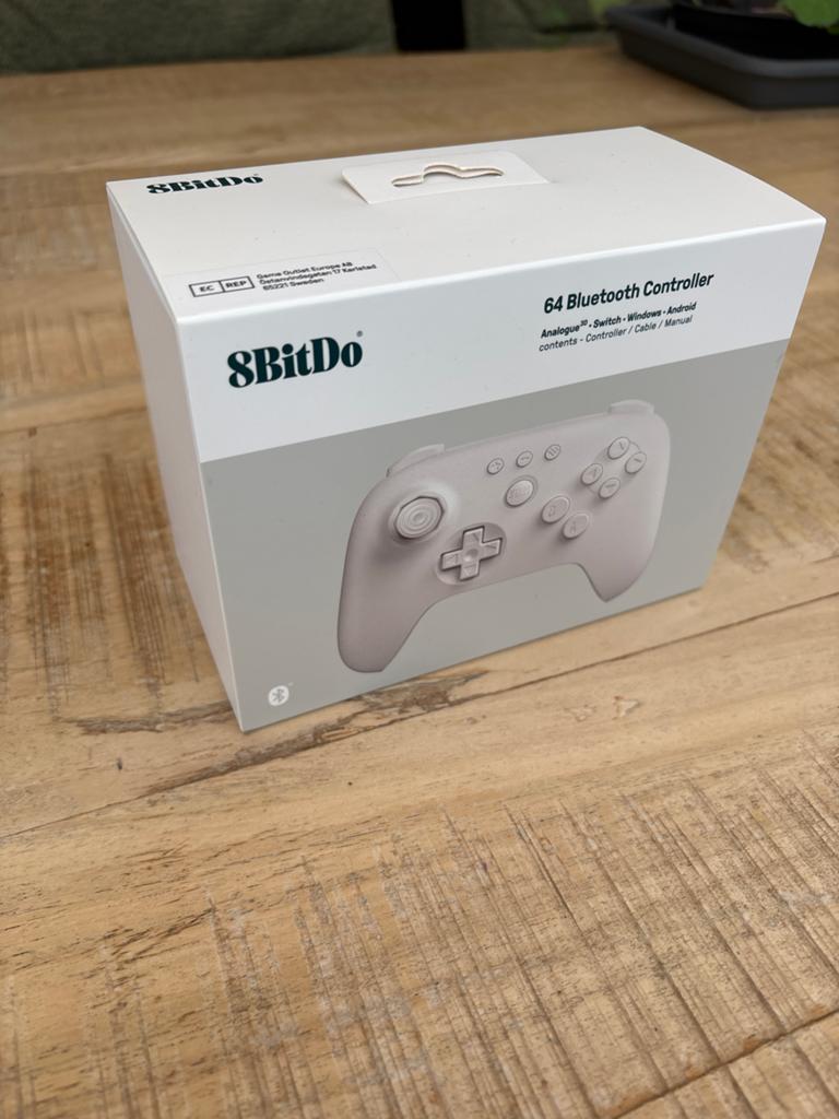 8BitDo 64 Bluetooth Controller - Nieuw in doos, Ophalen of Verzenden, Zo goed als nieuw, Switch, Overige controllers
