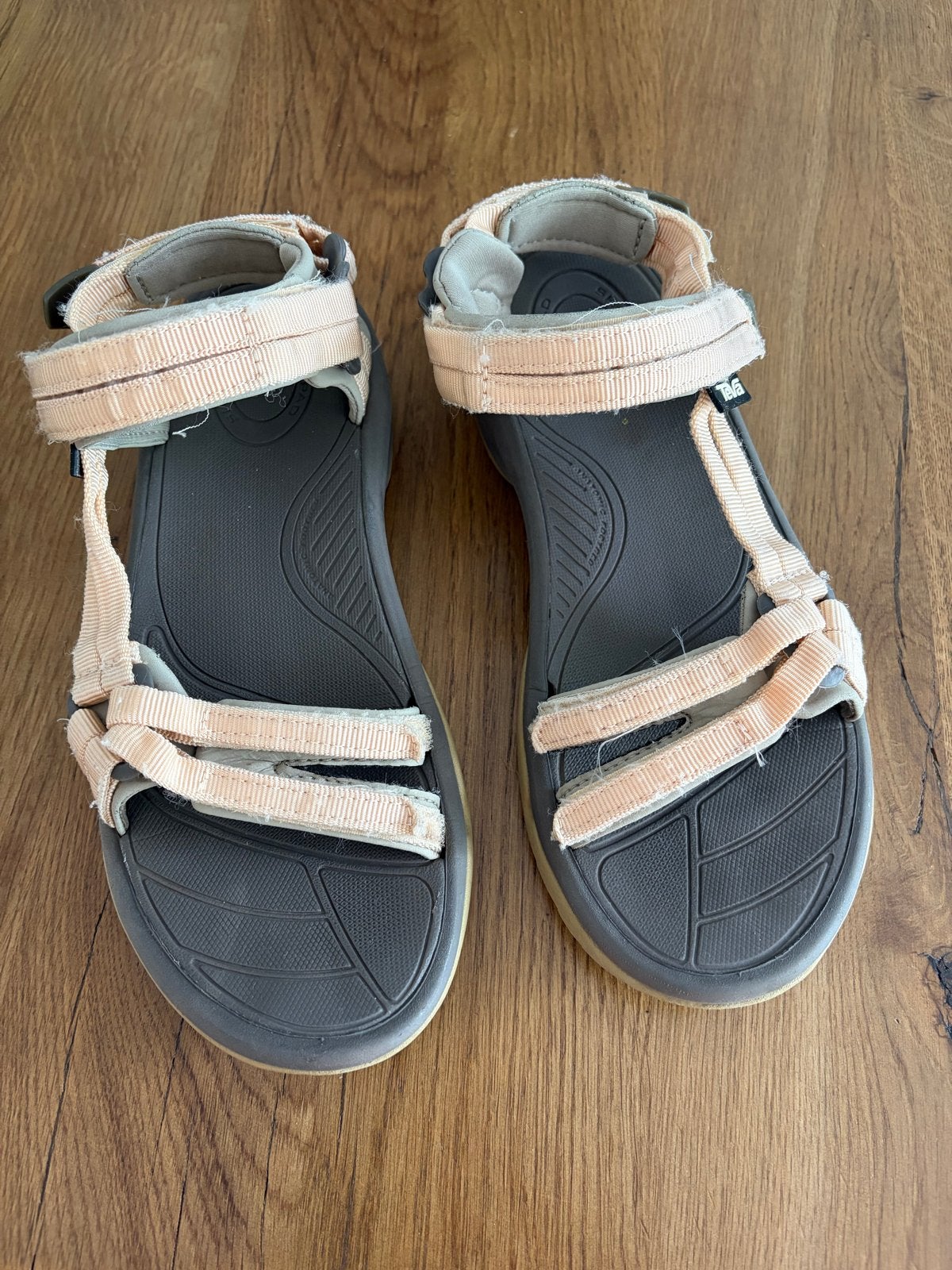 Teva Sandalen  maat 39, Kleding | Dames, Schoenen, Ophalen of Verzenden, Gedragen, Overige kleuren, Sandalen of Muiltjes