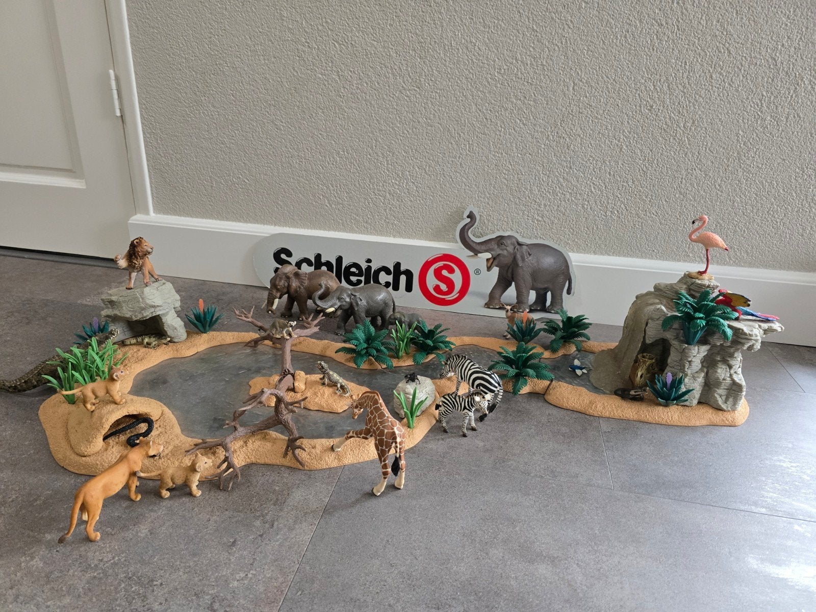 schleich dieren waterplaats zgan, Ophalen of Verzenden, Zo goed als nieuw, Hond of Kat, Beeldje of Figuurtje