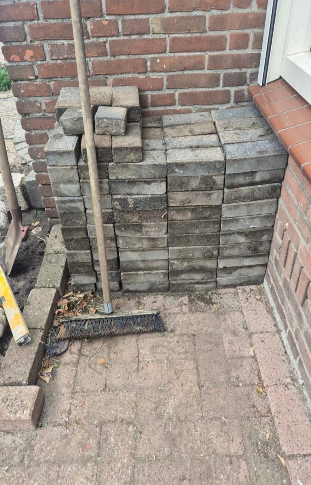 Gebruikte betonnen klinkers voor tuin of oprit, Tuin en Terras, Tegels en Klinkers, Ophalen of Verzenden