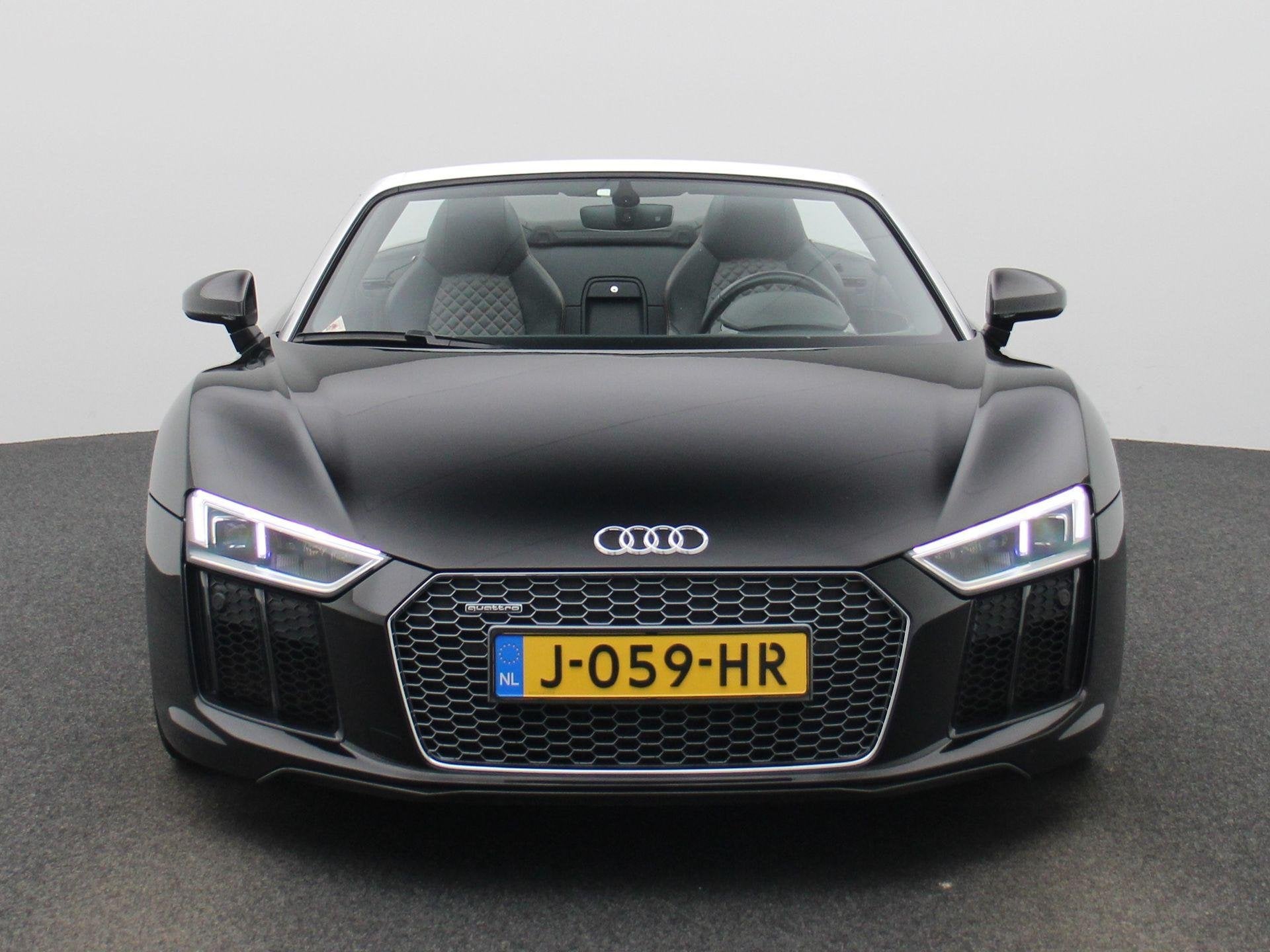 Audi R8 Spyder 5.2 FSI quattro 540 PK l Keramische remmen l, Auto's, Audi, 12 maanden, Gebruikt, 5204 cc, Automatische klimaatregeling