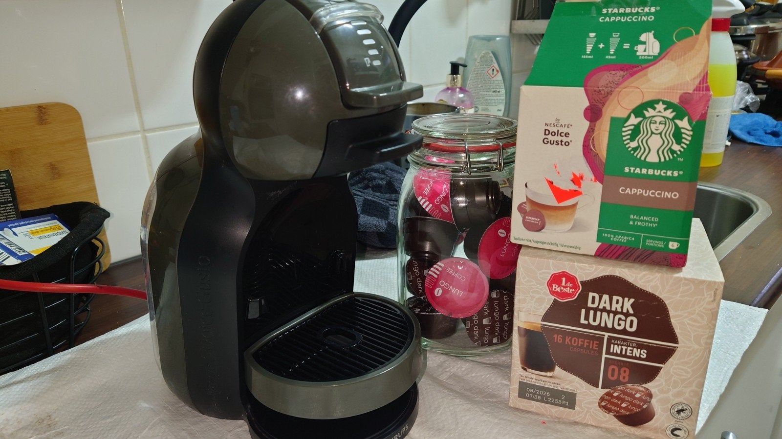 Krups Nescafé Dolce Gusto Mini Me KP120 + cups, Ophalen of Verzenden, Zo goed als nieuw, Grijs, Overige merken