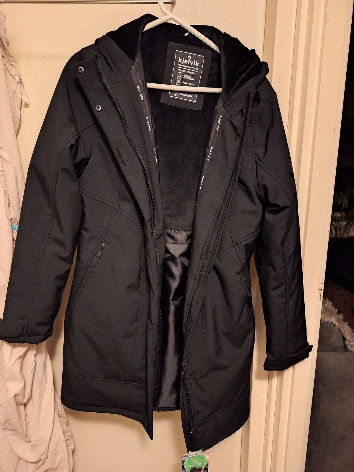 Kjelvik winterjas XL  nieuw!, Kleding | Dames, Zwart, Maat 46/48 (XL) of groter, Nieuw, Ophalen of Verzenden