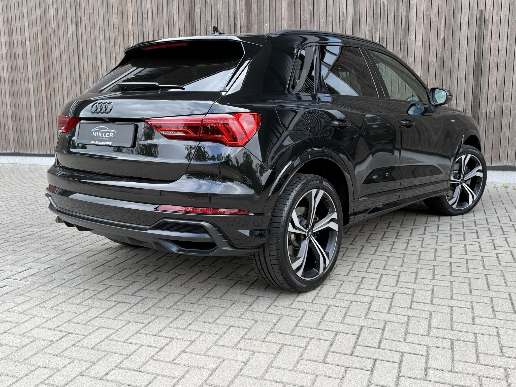 Audi Q3 45 TFSI e S edition S-line | MATRIX | SONOS | ACC |, Auto's, Gebruikt, Leder en Stof, Zwart, Automatische klimaatregeling