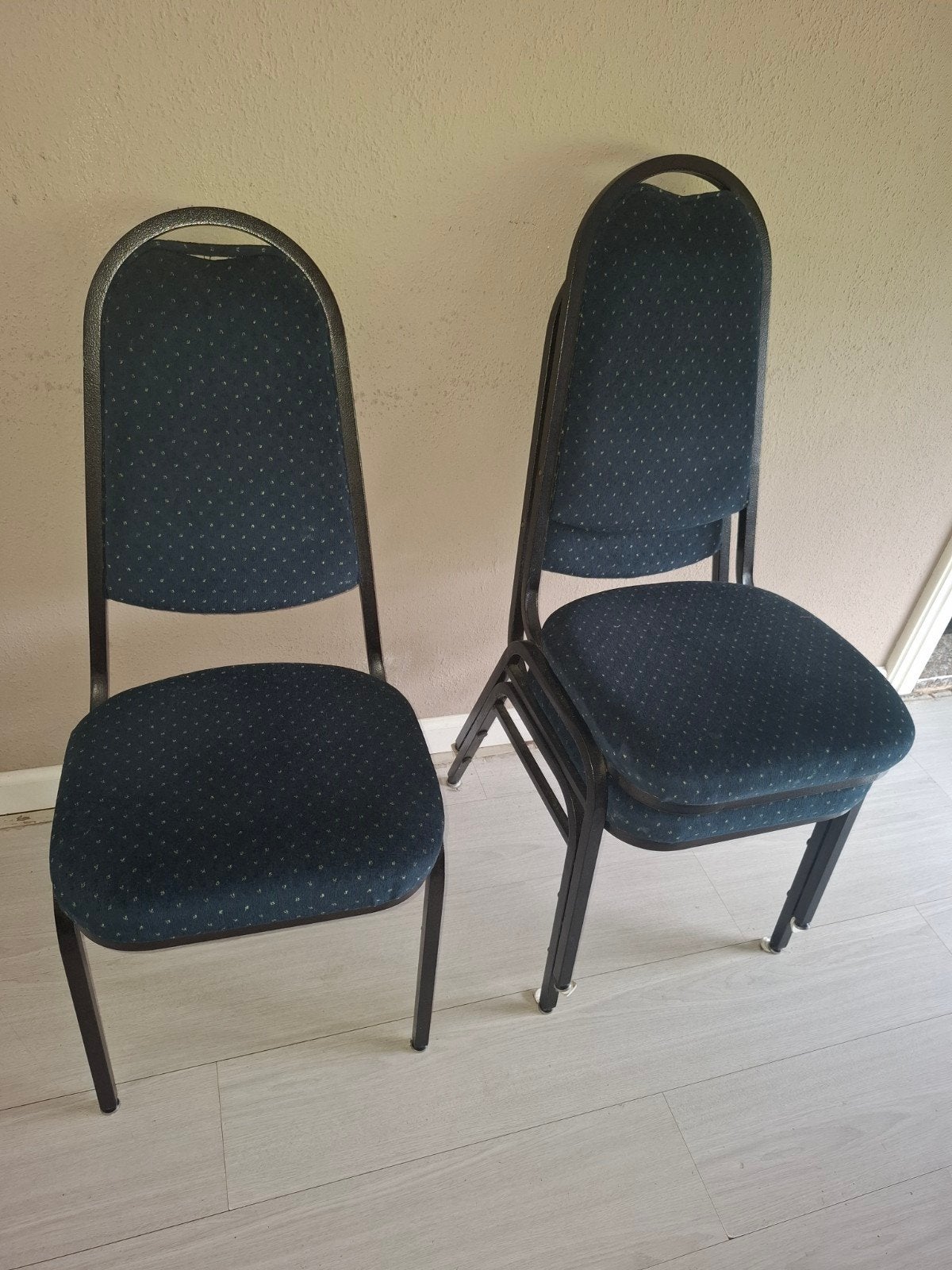 te koop heb vier stoelen €40 alle 4, Ophalen, Vier