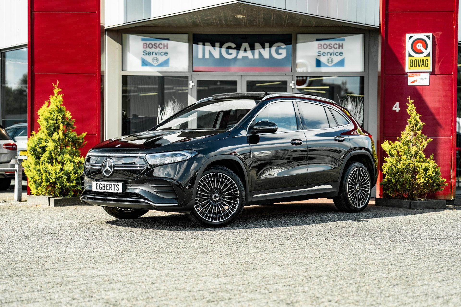 Mercedes-Benz EQA 250 AMG Line 67 kWh | Pano | Apple Carplay, 1940 kg, Gebruikt, Zwart, 190 pk