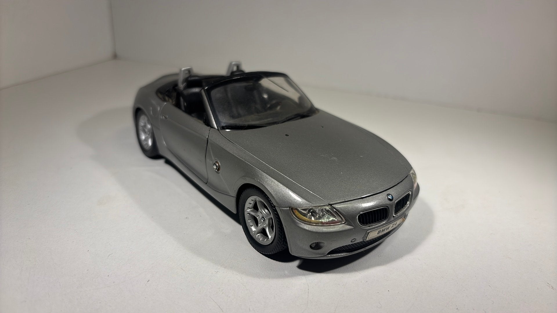 Bmw z4 schuco / welly 1.24, Hobby en Vrije tijd, Overige merken, Ophalen of Verzenden, A, A